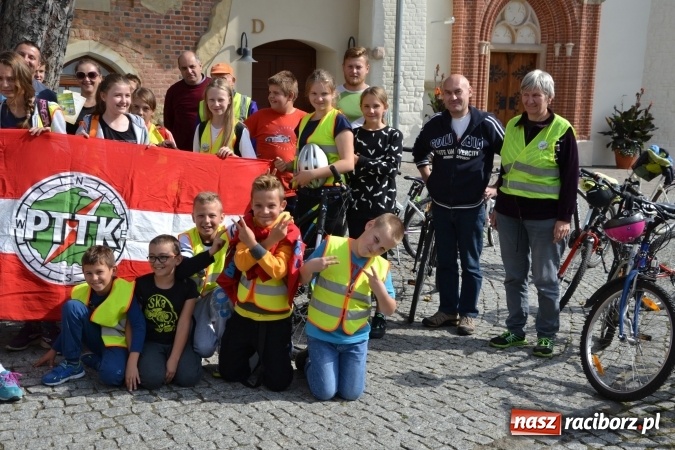 Zdjęcie w galerii na portalu naszraciborz.pl: Uczestnicy 51. Rajdu Szlakiem Husarii po Ziemi Raciborskiej dotarli na Zamek Piastowski wiadomości z regionu