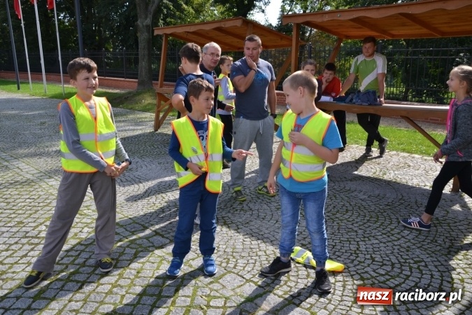 Zdjęcie w galerii na portalu naszraciborz.pl: Uczestnicy 51. Rajdu Szlakiem Husarii po Ziemi Raciborskiej dotarli na Zamek Piastowski wiadomości z regionu