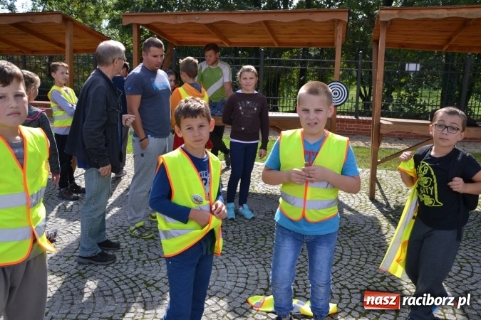 Zdjęcie w galerii na portalu naszraciborz.pl: Uczestnicy 51. Rajdu Szlakiem Husarii po Ziemi Raciborskiej dotarli na Zamek Piastowski wiadomości z regionu