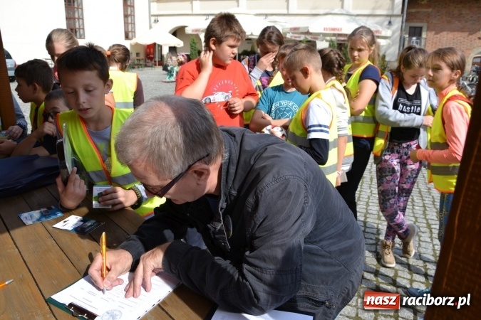Zdjęcie w galerii na portalu naszraciborz.pl: Uczestnicy 51. Rajdu Szlakiem Husarii po Ziemi Raciborskiej dotarli na Zamek Piastowski wiadomości z regionu