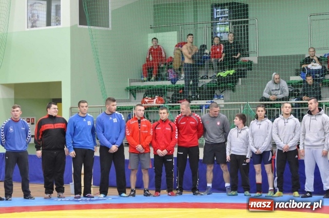 Zdjęcie w galerii na portalu naszraciborz.pl: Akademicy walczą na matach w Arenie Rafako wiadomości z regionu