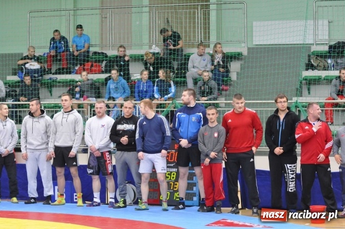 Zdjęcie w galerii na portalu naszraciborz.pl: Akademicy walczą na matach w Arenie Rafako wiadomości z regionu