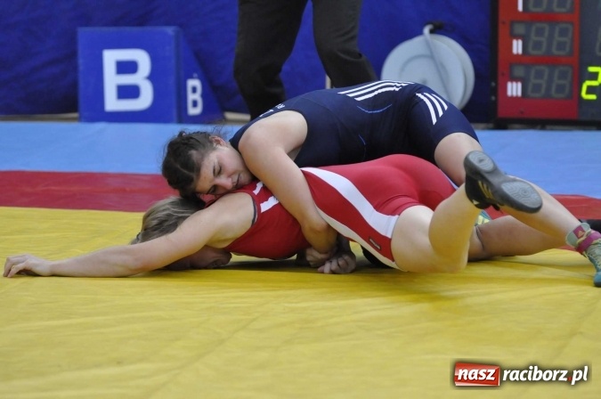 Zdjęcie w galerii na portalu naszraciborz.pl: Akademicy walczą na matach w Arenie Rafako wiadomości z regionu