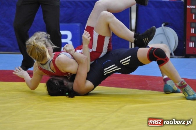 Zdjęcie w galerii na portalu naszraciborz.pl: Akademicy walczą na matach w Arenie Rafako wiadomości z regionu