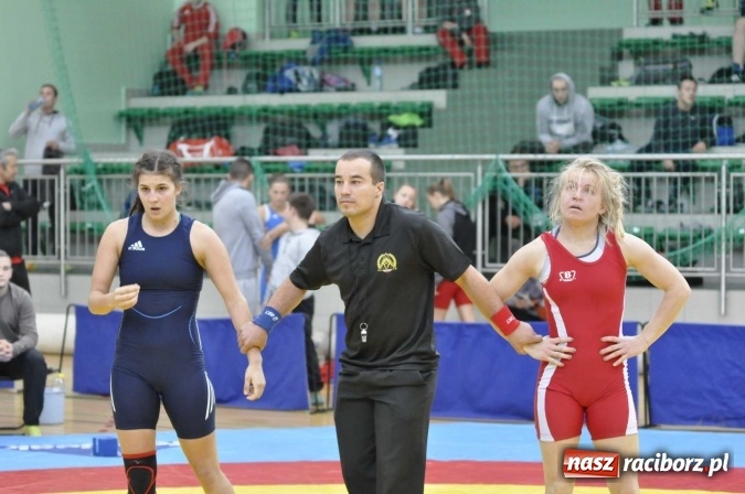 Zdjęcie w galerii na portalu naszraciborz.pl: Akademicy walczą na matach w Arenie Rafako wiadomości z regionu