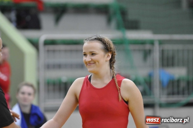 Zdjęcie w galerii na portalu naszraciborz.pl: Akademicy walczą na matach w Arenie Rafako wiadomości z regionu