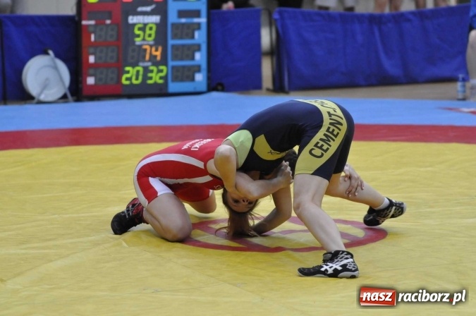 Zdjęcie w galerii na portalu naszraciborz.pl: Akademicy walczą na matach w Arenie Rafako wiadomości z regionu