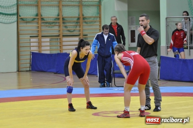 Zdjęcie w galerii na portalu naszraciborz.pl: Akademicy walczą na matach w Arenie Rafako wiadomości z regionu