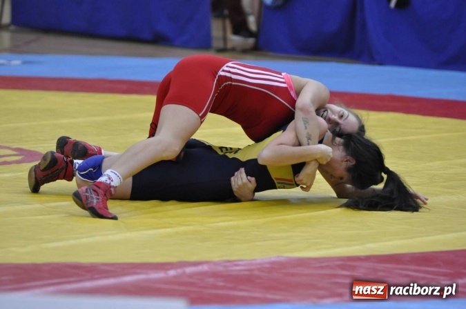 Zdjęcie w galerii na portalu naszraciborz.pl: Akademicy walczą na matach w Arenie Rafako wiadomości z regionu