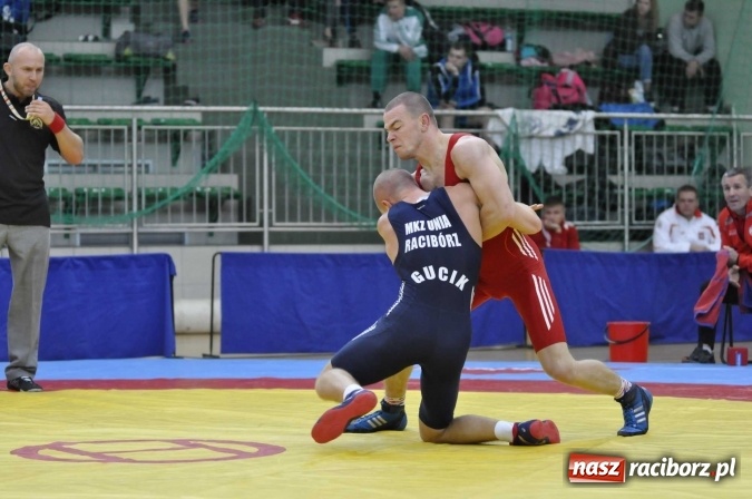 Zdjęcie w galerii na portalu naszraciborz.pl: Akademicy walczą na matach w Arenie Rafako wiadomości z regionu
