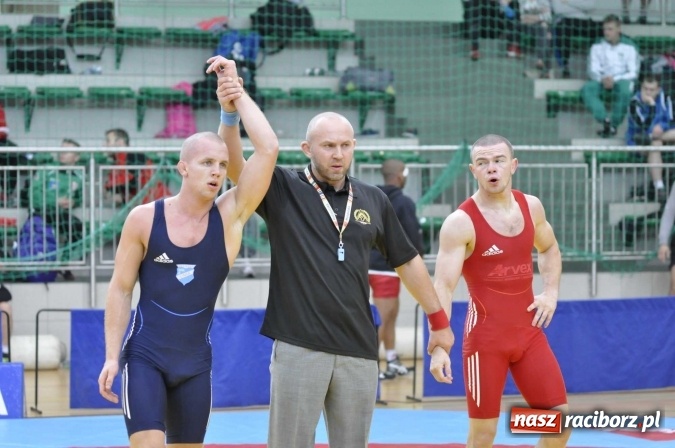 Zdjęcie w galerii na portalu naszraciborz.pl: Akademicy walczą na matach w Arenie Rafako wiadomości z regionu