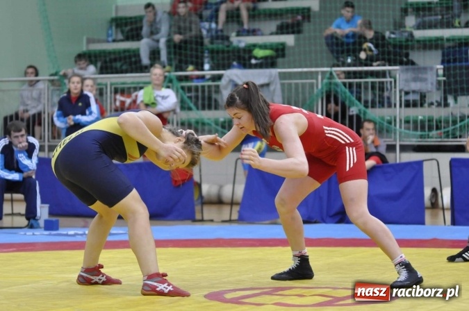 Zdjęcie w galerii na portalu naszraciborz.pl: Akademicy walczą na matach w Arenie Rafako wiadomości z regionu