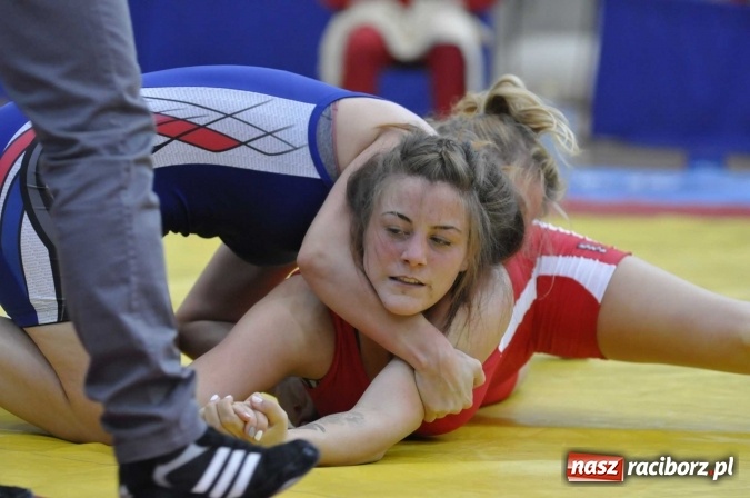 Zdjęcie w galerii na portalu naszraciborz.pl: Akademicy walczą na matach w Arenie Rafako wiadomości z regionu