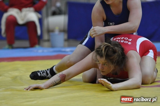 Zdjęcie w galerii na portalu naszraciborz.pl: Akademicy walczą na matach w Arenie Rafako wiadomości z regionu