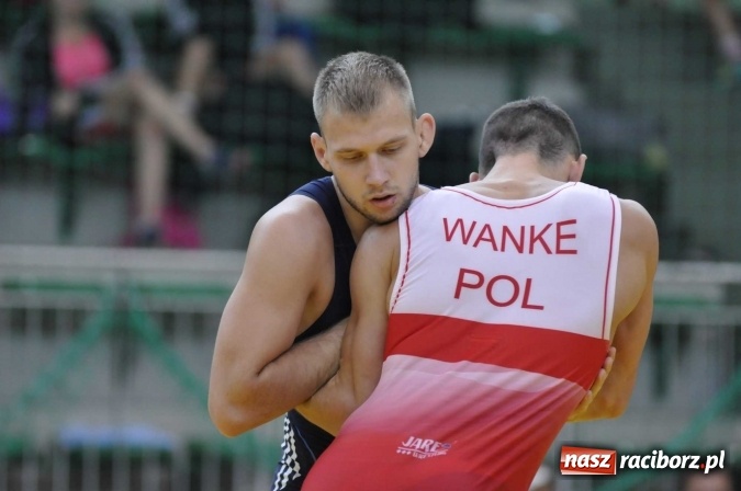 Zdjęcie w galerii na portalu naszraciborz.pl: Akademicy walczą na matach w Arenie Rafako wiadomości z regionu