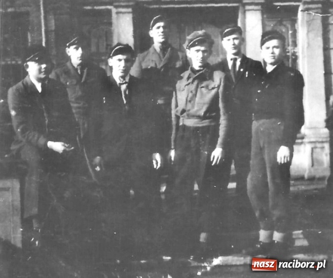 Zdjęcie w galerii na portalu naszraciborz.pl: Wzięli broń i poszli z odsieczą. Po 68 latach znów w Wojnowicach - wspomnienia  wiadomości z regionu