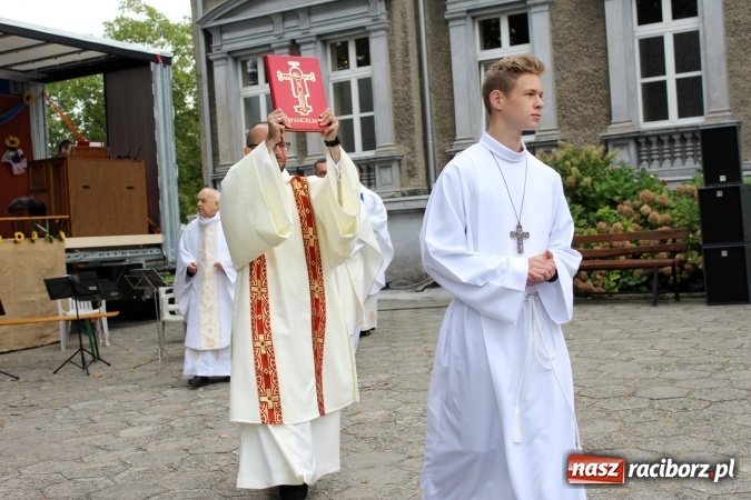 Zdjęcie w galerii na portalu naszraciborz.pl: 70-lecie obecności salezjanek w Pogrzebieniu  wiadomości z regionu