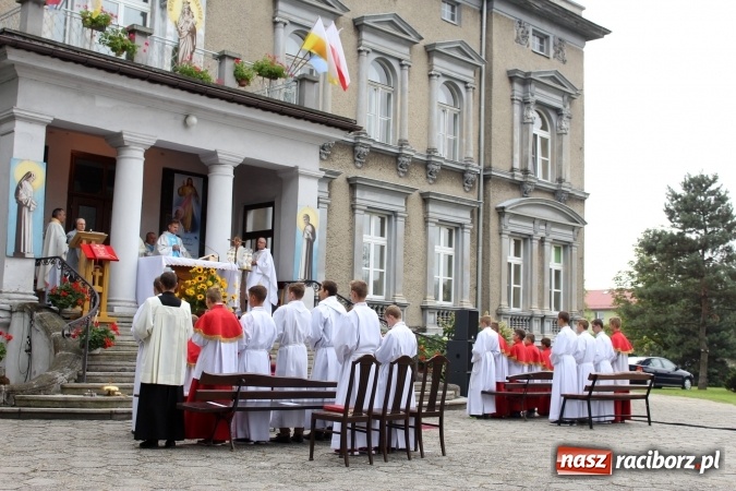 Zdjęcie w galerii na portalu naszraciborz.pl: 70-lecie obecności salezjanek w Pogrzebieniu  wiadomości z regionu