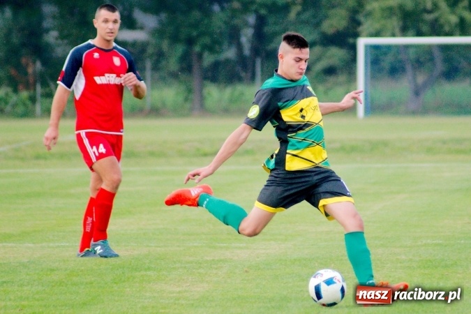 Zdjęcie w galerii na portalu naszraciborz.pl: Rafako odprawiło Polonię z kwitkiem. Ładny gol Harasa, dwa trafienia Cerkowniaka wiadomości z regionu