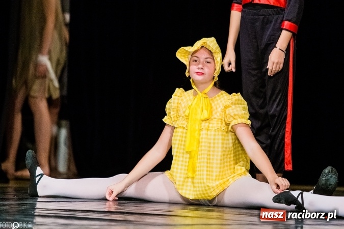 Zdjęcie w galerii na portalu naszraciborz.pl: Wielka taneczna uczta z zespołem SKAZA wiadomości z regionu