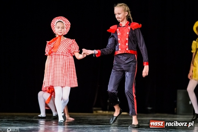 Zdjęcie w galerii na portalu naszraciborz.pl: Wielka taneczna uczta z zespołem SKAZA wiadomości z regionu