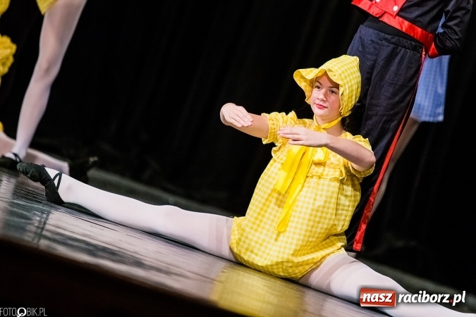 Zdjęcie w galerii na portalu naszraciborz.pl: Wielka taneczna uczta z zespołem SKAZA wiadomości z regionu