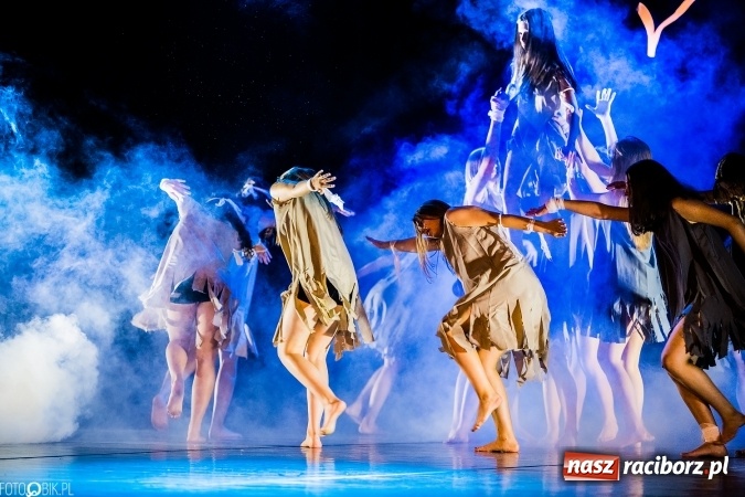 Zdjęcie w galerii na portalu naszraciborz.pl: Wielka taneczna uczta z zespołem SKAZA wiadomości z regionu