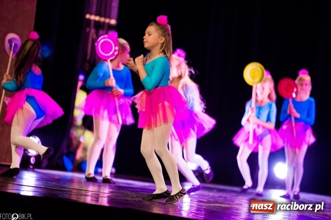 Zdjęcie w galerii na portalu naszraciborz.pl: Wielka taneczna uczta z zespołem SKAZA wiadomości z regionu