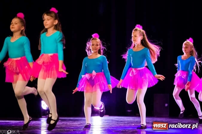 Zdjęcie w galerii na portalu naszraciborz.pl: Wielka taneczna uczta z zespołem SKAZA wiadomości z regionu