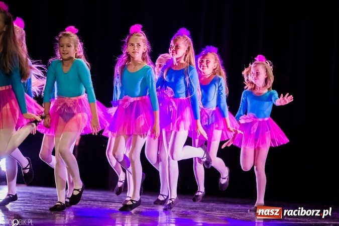 Zdjęcie w galerii na portalu naszraciborz.pl: Wielka taneczna uczta z zespołem SKAZA wiadomości z regionu