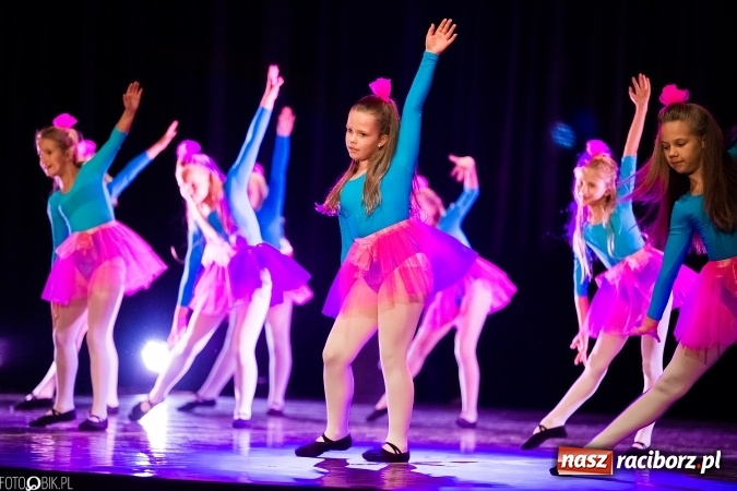 Zdjęcie w galerii na portalu naszraciborz.pl: Wielka taneczna uczta z zespołem SKAZA wiadomości z regionu