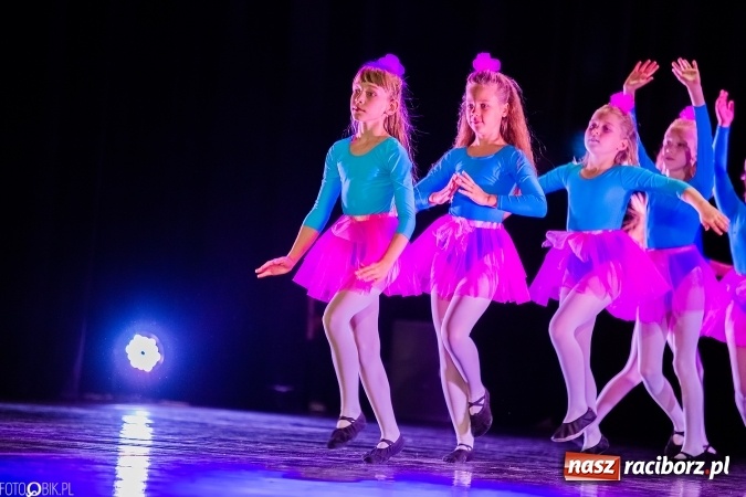 Zdjęcie w galerii na portalu naszraciborz.pl: Wielka taneczna uczta z zespołem SKAZA wiadomości z regionu