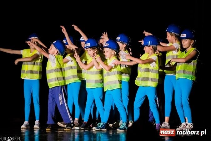 Zdjęcie w galerii na portalu naszraciborz.pl: Wielka taneczna uczta z zespołem SKAZA wiadomości z regionu