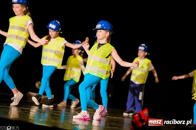 Zdjęcie w galerii na portalu naszraciborz.pl: Wielka taneczna uczta z zespołem SKAZA wiadomości z regionu