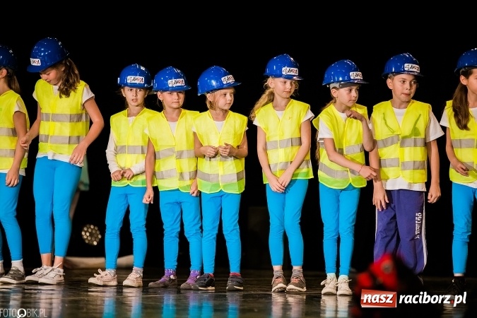 Zdjęcie w galerii na portalu naszraciborz.pl: Wielka taneczna uczta z zespołem SKAZA wiadomości z regionu