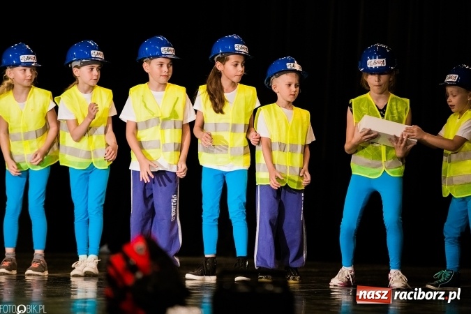 Zdjęcie w galerii na portalu naszraciborz.pl: Wielka taneczna uczta z zespołem SKAZA wiadomości z regionu