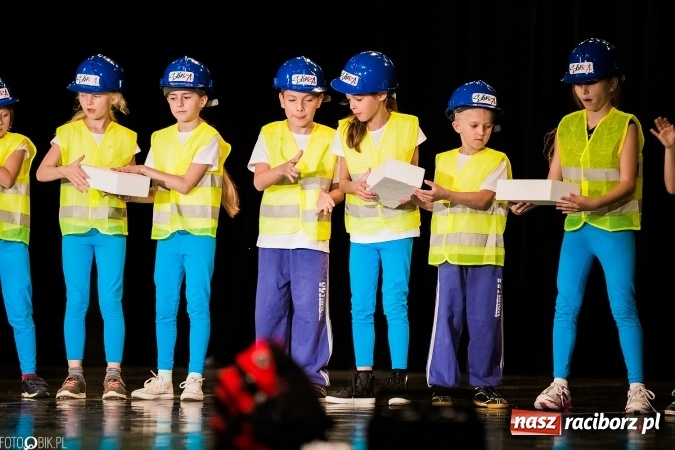 Zdjęcie w galerii na portalu naszraciborz.pl: Wielka taneczna uczta z zespołem SKAZA wiadomości z regionu