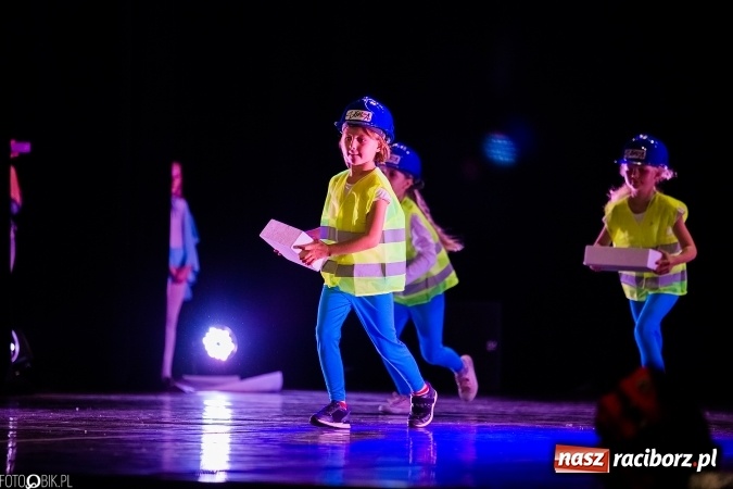 Zdjęcie w galerii na portalu naszraciborz.pl: Wielka taneczna uczta z zespołem SKAZA wiadomości z regionu