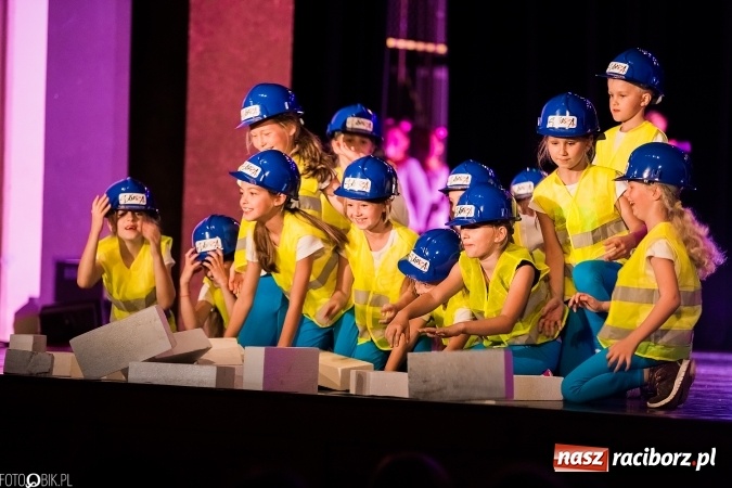 Zdjęcie w galerii na portalu naszraciborz.pl: Wielka taneczna uczta z zespołem SKAZA wiadomości z regionu