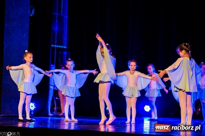 Zdjęcie w galerii na portalu naszraciborz.pl: Wielka taneczna uczta z zespołem SKAZA wiadomości z regionu