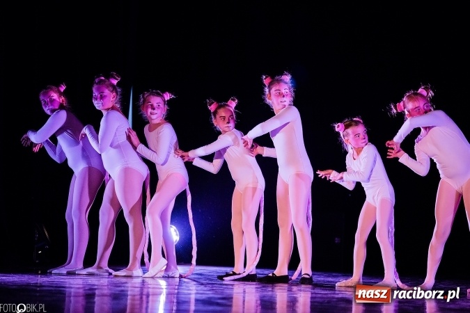 Zdjęcie w galerii na portalu naszraciborz.pl: Wielka taneczna uczta z zespołem SKAZA wiadomości z regionu