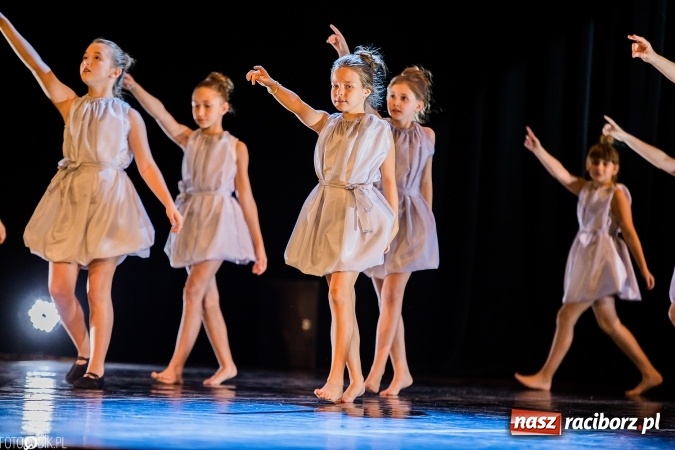 Zdjęcie w galerii na portalu naszraciborz.pl: Wielka taneczna uczta z zespołem SKAZA wiadomości z regionu