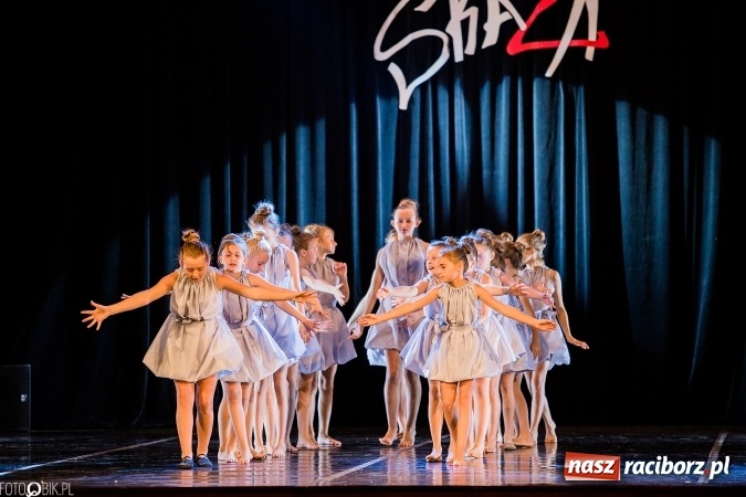 Zdjęcie w galerii na portalu naszraciborz.pl: Wielka taneczna uczta z zespołem SKAZA wiadomości z regionu
