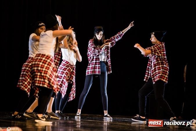 Zdjęcie w galerii na portalu naszraciborz.pl: Wielka taneczna uczta z zespołem SKAZA wiadomości z regionu