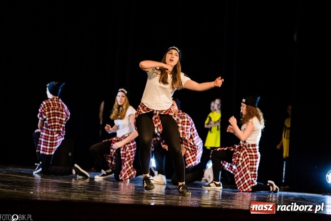 Zdjęcie w galerii na portalu naszraciborz.pl: Wielka taneczna uczta z zespołem SKAZA wiadomości z regionu