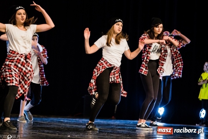 Zdjęcie w galerii na portalu naszraciborz.pl: Wielka taneczna uczta z zespołem SKAZA wiadomości z regionu