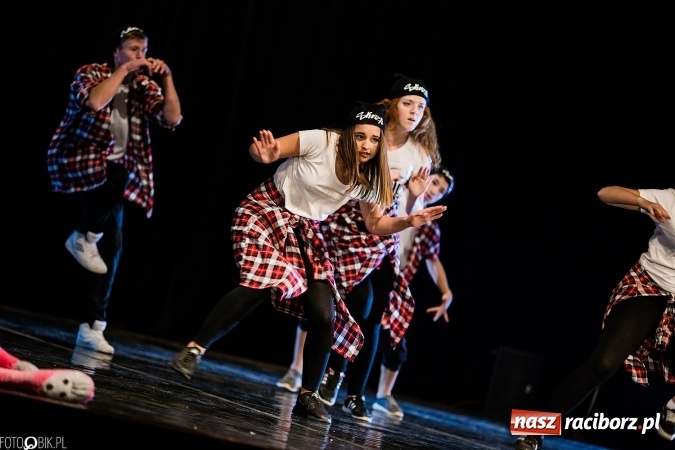 Zdjęcie w galerii na portalu naszraciborz.pl: Wielka taneczna uczta z zespołem SKAZA wiadomości z regionu