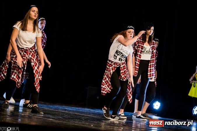 Zdjęcie w galerii na portalu naszraciborz.pl: Wielka taneczna uczta z zespołem SKAZA wiadomości z regionu