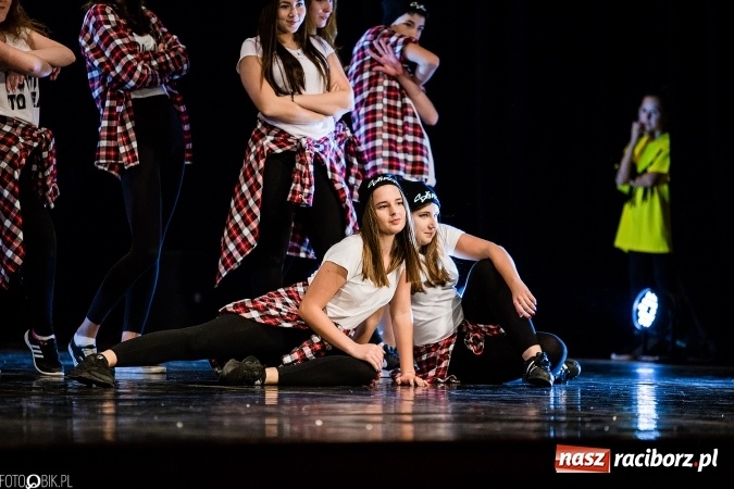 Zdjęcie w galerii na portalu naszraciborz.pl: Wielka taneczna uczta z zespołem SKAZA wiadomości z regionu