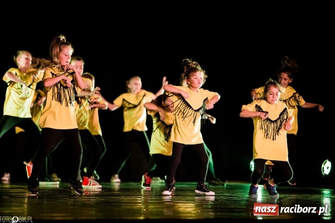 Zdjęcie w galerii na portalu naszraciborz.pl: Wielka taneczna uczta z zespołem SKAZA wiadomości z regionu